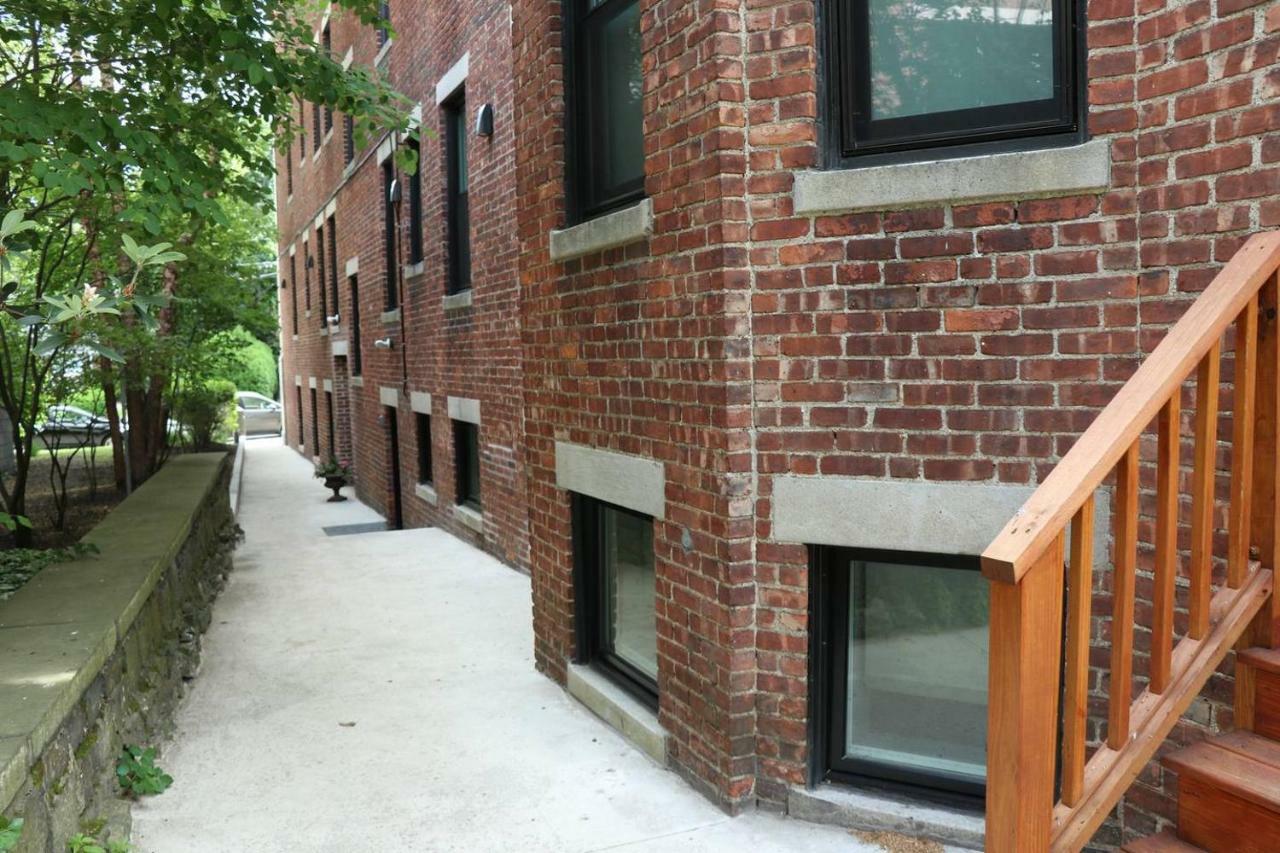 A Stylish Stay W/ A Queen Bed, Heated Floors.. #15 Brookline Exteriér fotografie