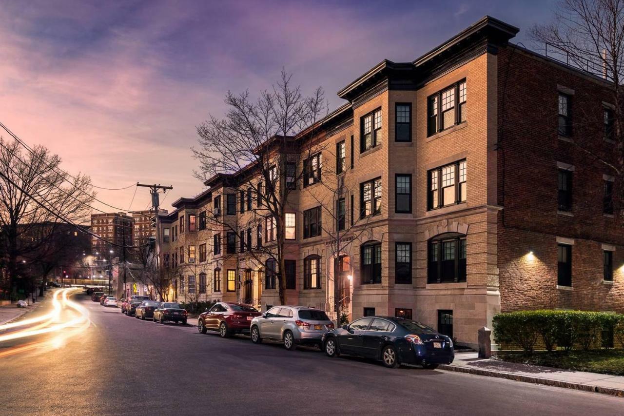 A Stylish Stay W/ A Queen Bed, Heated Floors.. #15 Brookline Exteriér fotografie