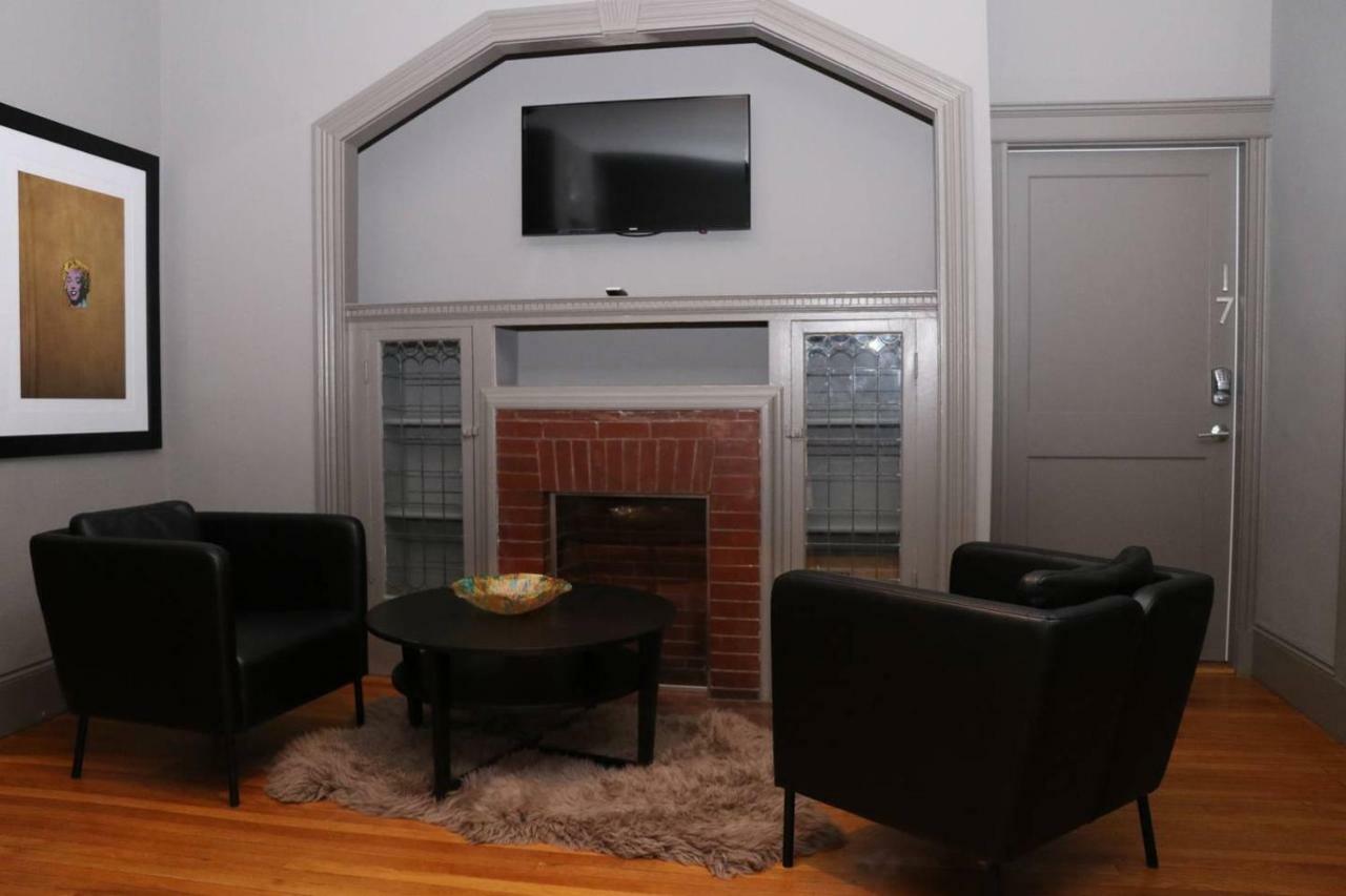 A Stylish Stay W/ A Queen Bed, Heated Floors.. #15 Brookline Exteriér fotografie